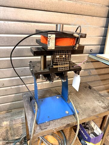 Presseinrichtung TEKNA TK 280 RC 17
