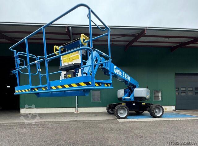 Telescopic Boom Genie S-65 XC
