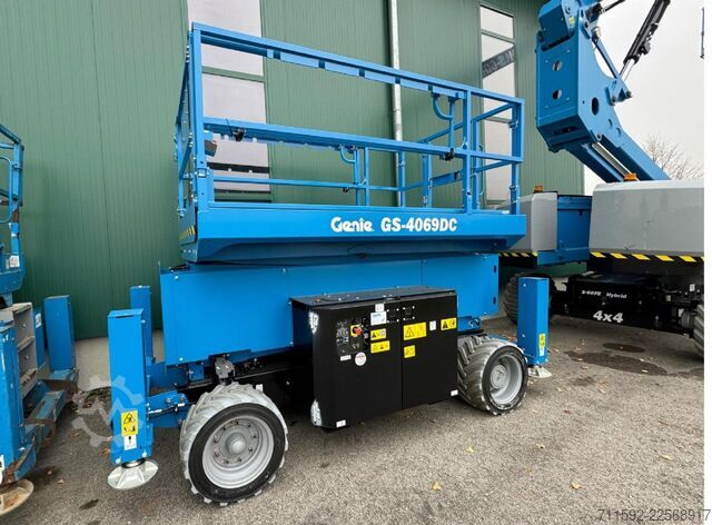 Scherenarbeitsbühne Genie GS-4069 DC
