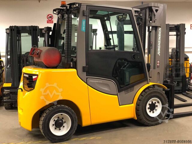 4-wheel forklift truck - sideshift Jungheinrich TFG 545S