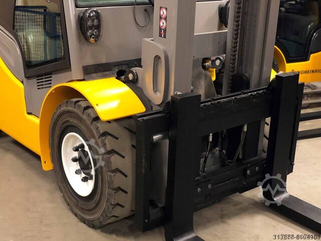 4-wheel forklift truck - sideshift Jungheinrich TFG 545S