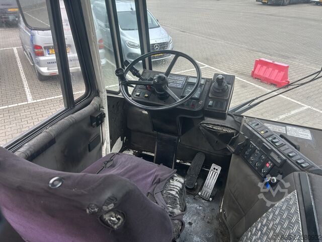 Standard tractor Mafi MT 25 T / Terminal Tractor / Cummins Motor / Li...