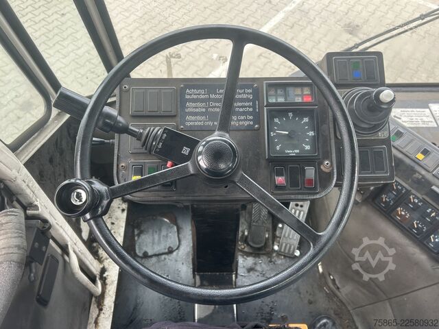 Standard tractor Mafi MT 25 T / Terminal Tractor / Cummins Motor / Li...