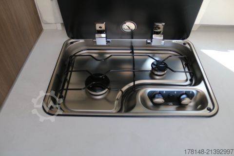 Semi-integrated camper Carado T 448 Pro+