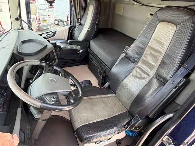 Standard-SZM Volvo FH 460 GLOBETROTTER XL / DYNAMIC STEERING / I-P...