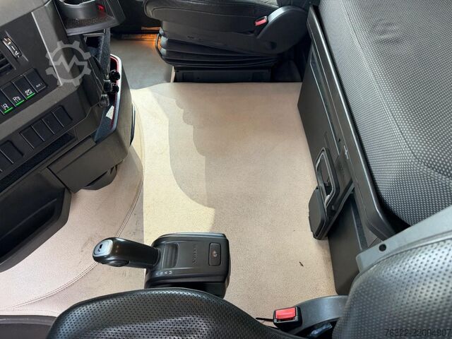 Standard-SZM Volvo FH 460 GLOBETROTTER XL / DYNAMIC STEERING / I-P...