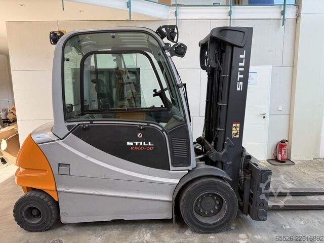 Electric 4-wheel forklift Still RX 60-50 / AKKU 76 % / 5915 Std.