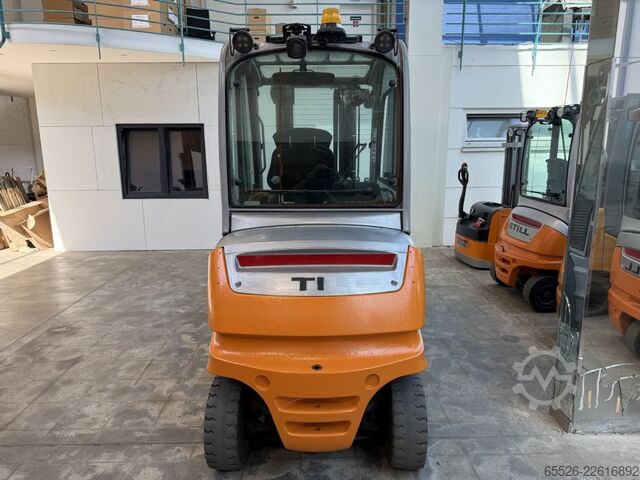 Electric 4-wheel forklift Still RX 60-50 / AKKU 76 % / 5915 Std.