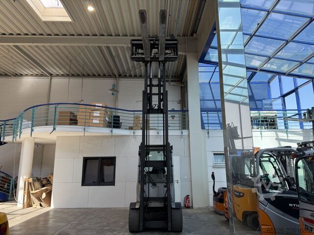 Electric 4-wheel forklift Still RX 60-50 / AKKU 76 % / 5915 Std.
