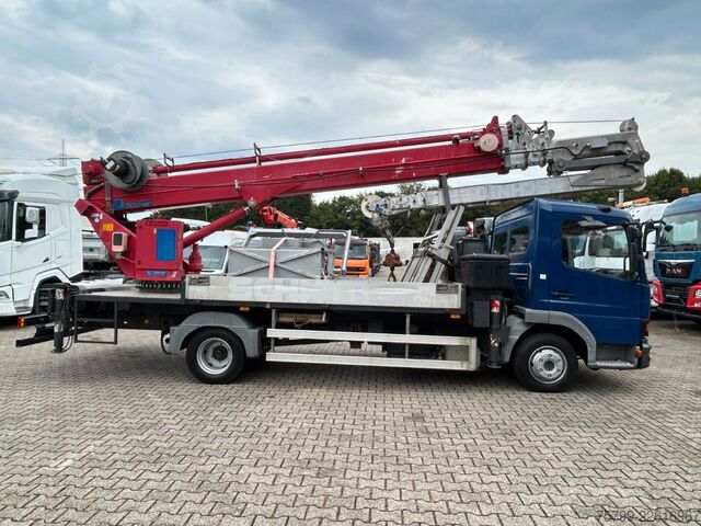Autokranwagen MERCEDES-BENZ 815 Dachdeckerkran Böcker 32 Meter + Seilwinde