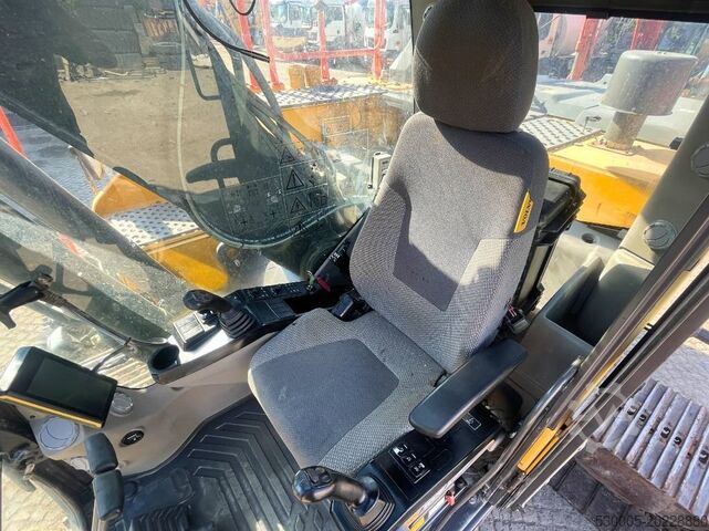 Crawler excavator Volvo EC 220 EL    2016   TOPCON 3D GPS