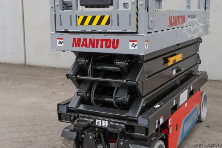 Scherenhebebühne Manitou SE 1008