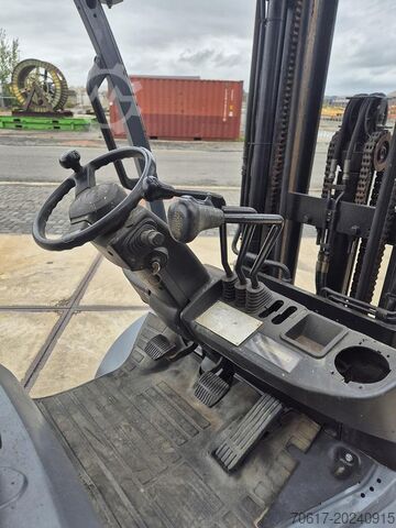 Toyota 02-8fd25 2.5t diesel triplo Toyota 02-8fd25 2.5t diesel triplo