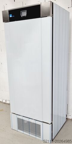 Cream climate cabinet Gram SKS 64