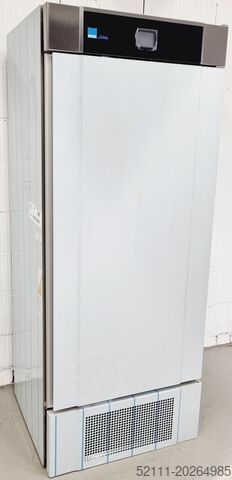 Cream climate cabinet Gram SKS 64