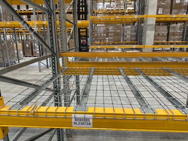 16,000 pcs of insert wire mesh, used  