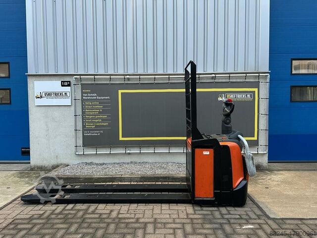VS-21944 Electric ride-on pallet truck BT Spoons 2350mm BT LPE220
