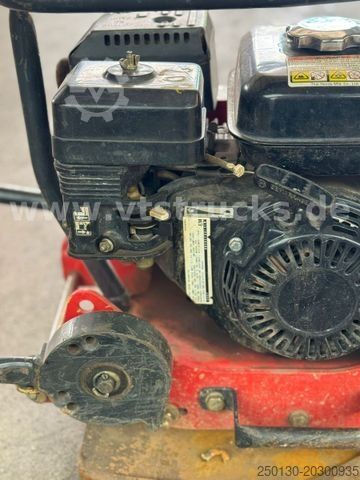 Rüttelplatte BOMAG BP 10/36-2 Rüttelplatte Bj.2006 83 Kg