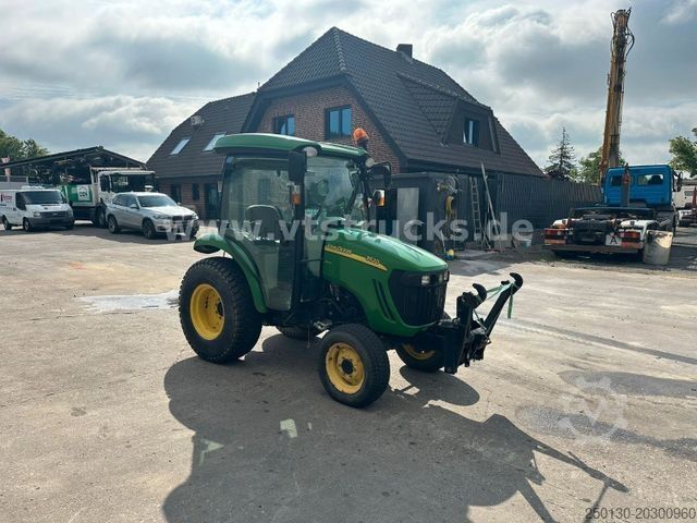 Hofschlepper John Deere 3520 4x4 Hofschlepper Rasenbereifung
