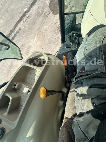 Hofschlepper John Deere 3520 4x4 Hofschlepper Rasenbereifung