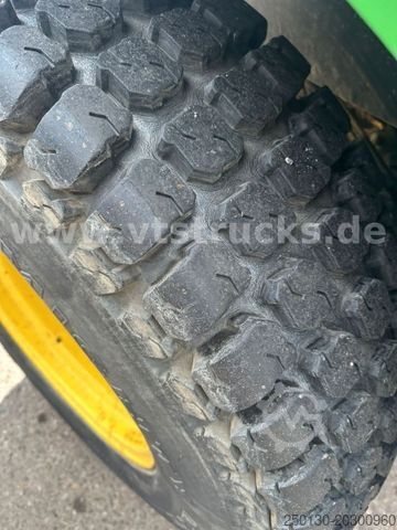 Hofschlepper John Deere 3520 4x4 Hofschlepper Rasenbereifung