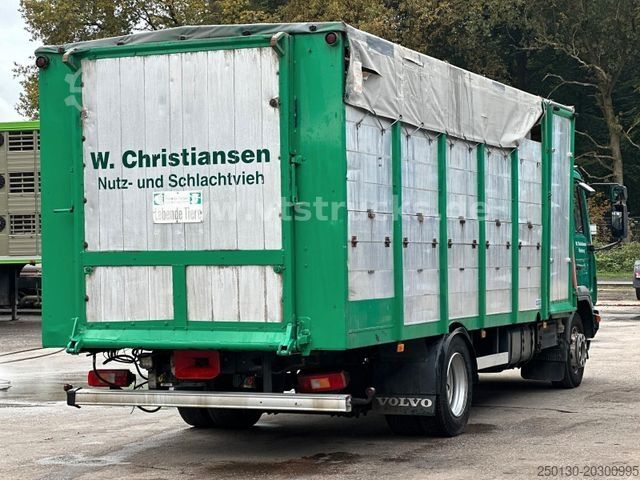 Cattle truck VOLVO FL 6 220 Viehaufbau