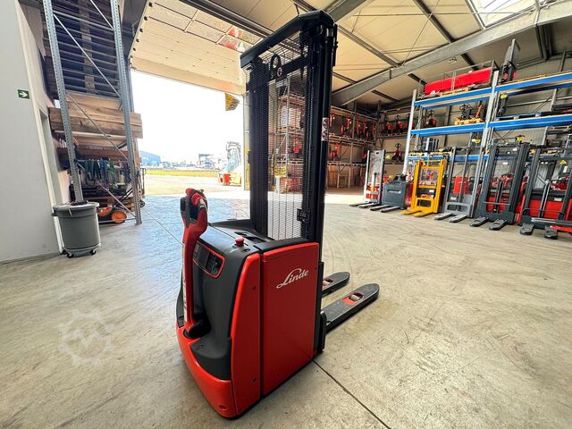 Hochhubwagen Linde L14 [ID: 324]