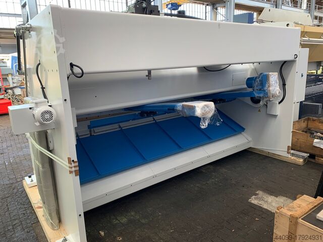 EXHIBITION MACHINE - Press brake FARINA HTBS BASIC