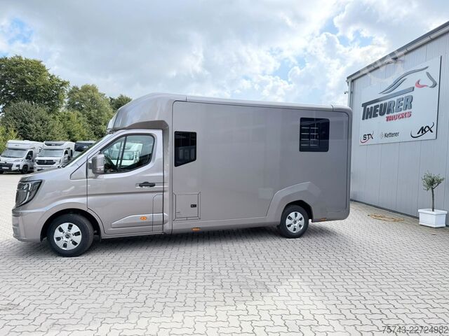Viehtransporter RENAULT Master STX 5 Sitzer Haras ex. Lang Automatik