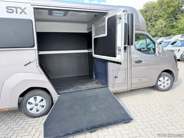 Viehtransporter RENAULT Master STX 5 Sitzer Haras ex. Lang Automatik