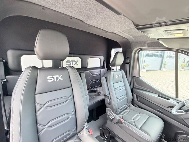 Viehtransporter RENAULT Master STX 5 Sitzer Haras ex. Lang Automatik