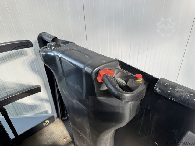 V 10 / * DEMO !! DOPPEL-Lenkung !! VOLLAUSSTATTUNG !! LINDE V 10 /  * DEMO !! DOUBLE steering !! FULL options !!