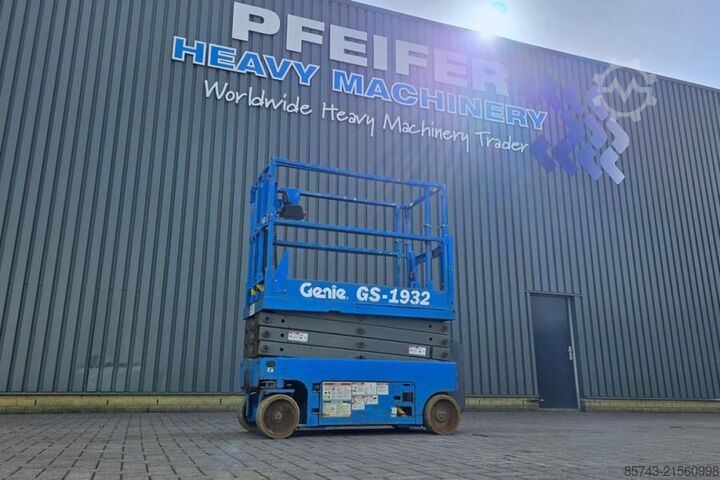 Scherenhebebühne Genie GS1932 Electric, Working Height 7.8 m, 227kg Capac