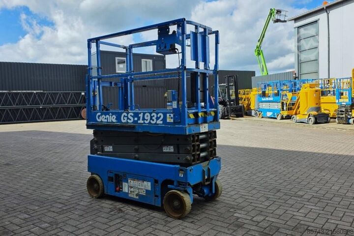 Scherenhebebühne Genie GS1932 Electric, Working Height 7.8 m, 227kg Capac