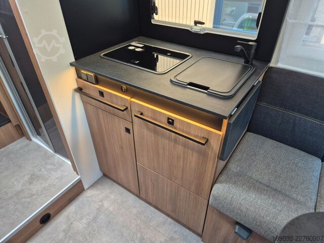 Semi-integrated camper CHAUSSON 777 Titanium Line *MJ27*Arctic*Hubbett*Navi*4,1t