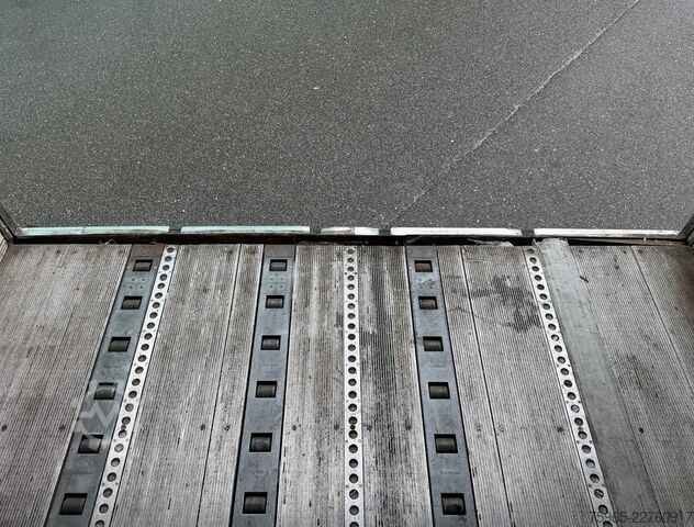 Reefer trailer Burg M-2-20 VAN BEURDEN ISOLATED BOX ROLLERBED 7