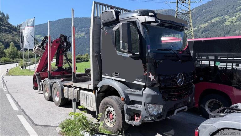 Logging truck MERCEDES-BENZ Arocs 2851 6x4 Holzlkw mit Kran Bj 2015