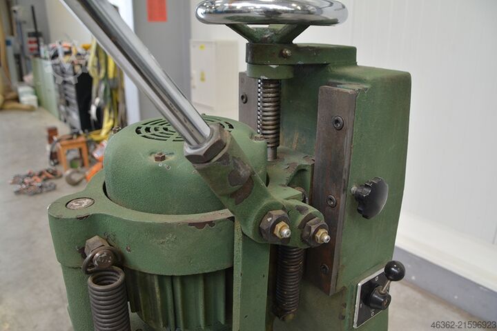 Oscillating drill -- --