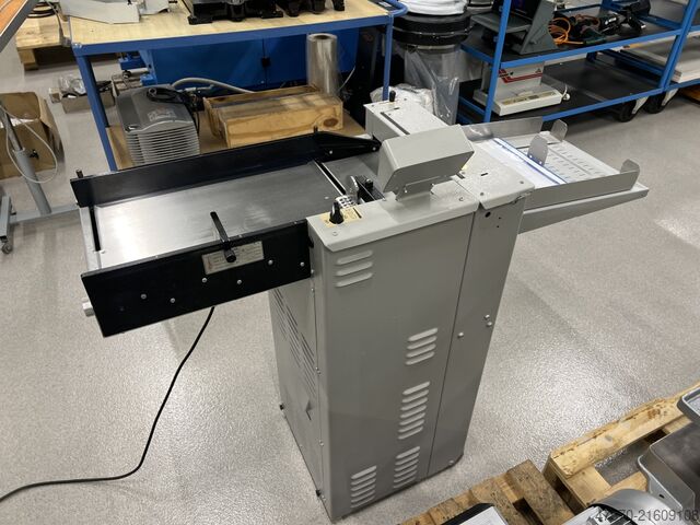 Nut- und Perforiermaschine Automatic creaser Morgana Autocreaser 33