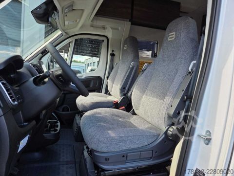 Teilintegriertes Wohnmobil Bürstner Signature SFT 7.5