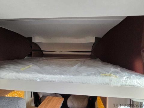Teilintegriertes Wohnmobil Bürstner Signature SFT 7.5