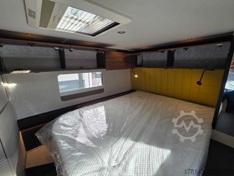 Teilintegriertes Wohnmobil Bürstner Signature SFT 7.5