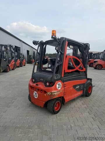 Electric 4-wheel forklift Linde E35L-01