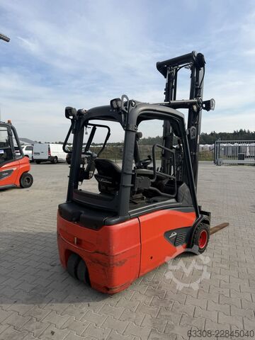 Electric 3-wheel forklift Linde E20-02