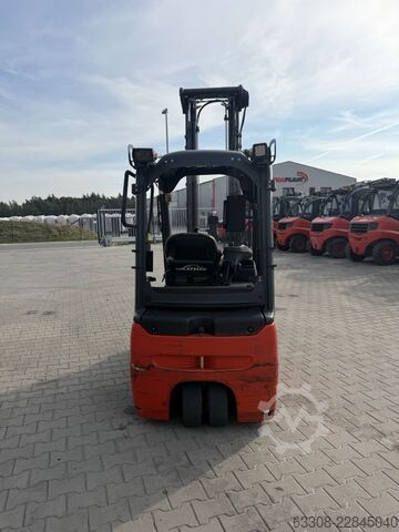 Electric 3-wheel forklift Linde E20-02