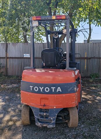 Electric - 4 wheels Toyota 7FBMF25 / batt 2022 unused