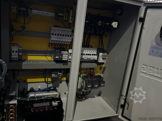 Injection molding machine Arburg 470C 1500-800