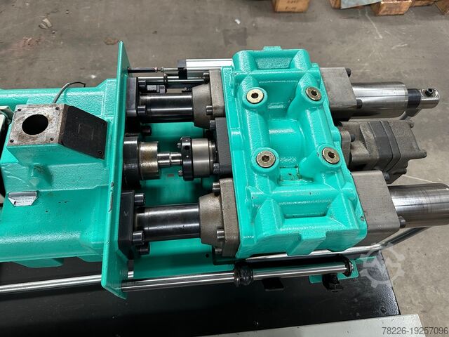 Injection molding machine Arburg 370U 700-290