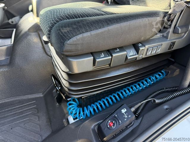 Refrigerated truck MERCEDES-BENZ ATEGO 1524 L KĂĽhlkoffer 7,30 m LBW 1,5 T*CARRIER