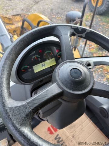 Radlader CATERPILLAR 938 M